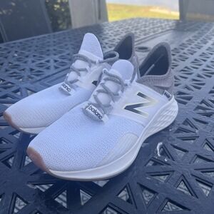 New Balance Fresh Foam Roav V1 Women's Sz 9.5 Medium B Running Shoes
